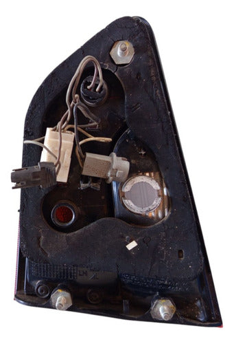 Lanterna Tampa Traseira Esquerda Fiat Siena 2012 A 2017 Esquerdo/motorista