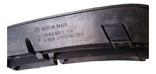Moldura Milha Lado Direito Volkswagen Golf 2000/2007 - Direito