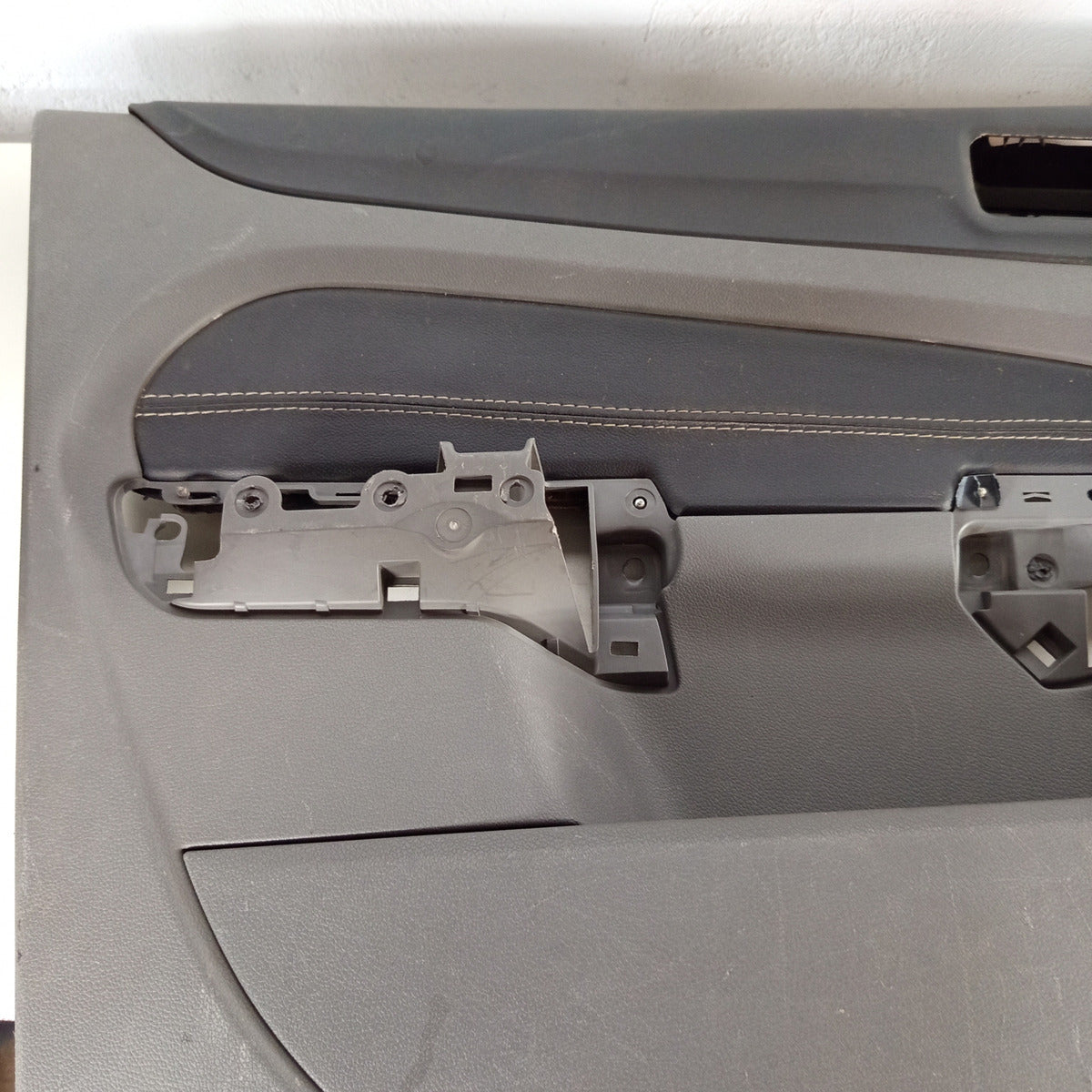 Forro Porta Dianteira Esquerda Ford Focus 2008 2010 2012 Cinza-escuro