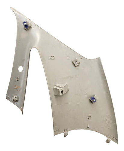 Moldura Coluna Traseira Lado Esquerdo Gm Corsa 2002 A 2012 - Branco