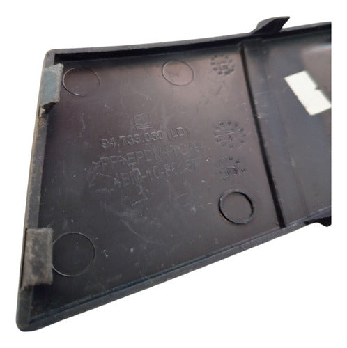 Moldura Milha Lado Direito Gm Clssic Corsa 2011/2016 - Direito