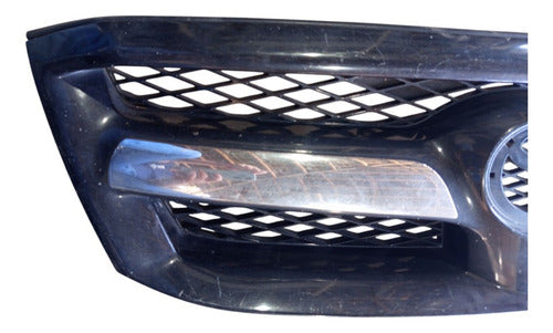 Grade Dianteira Toyota Hilux 2005/2008. Preta Friso Cromado - Cromado