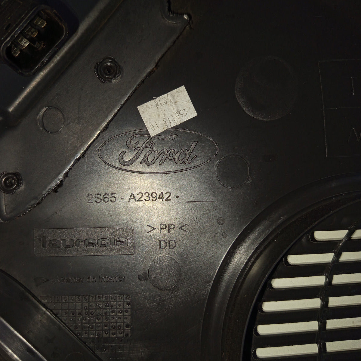 Forro De Porta Dianteiro Direito Ford Fiesta 2004/2007