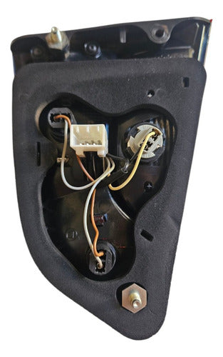 Lanterna Tampa Traseiro Grand Esquerdo Fia Siena 2012 A 2017 Esquerdo/motorista